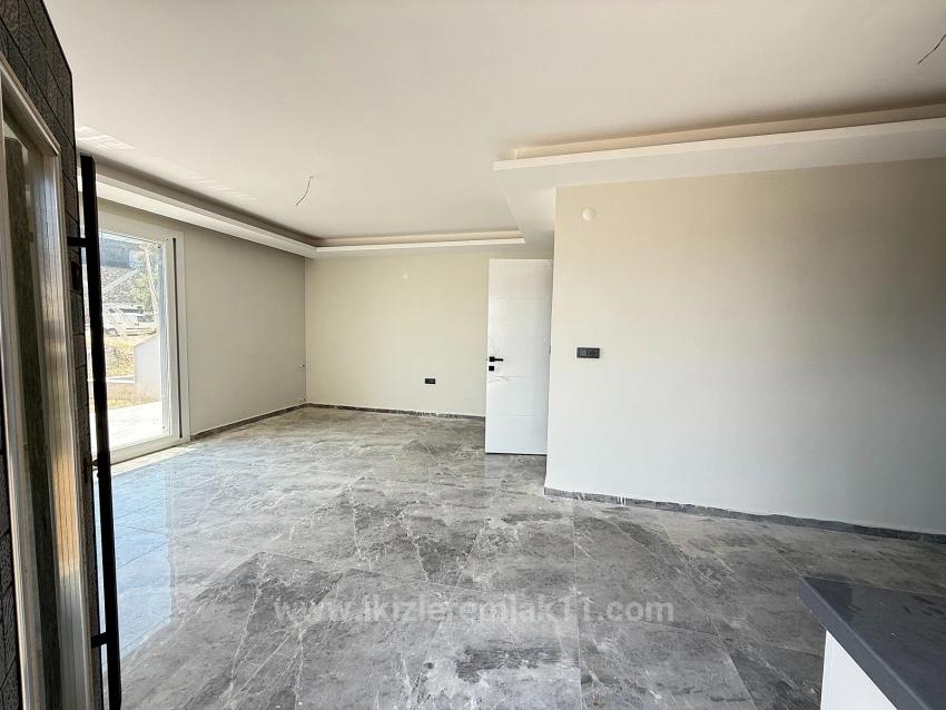 3+1 Villa With Sea View And Detached Garden For Sale In Seferihisar Doğanbey