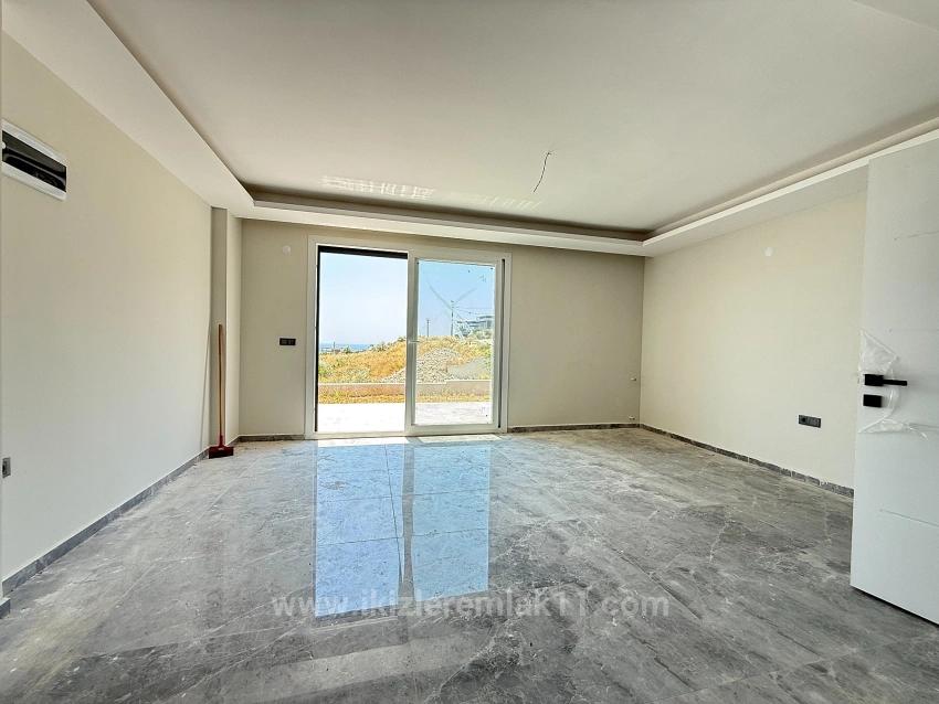 3+1 Villa With Sea View And Detached Garden For Sale In Seferihisar Doğanbey