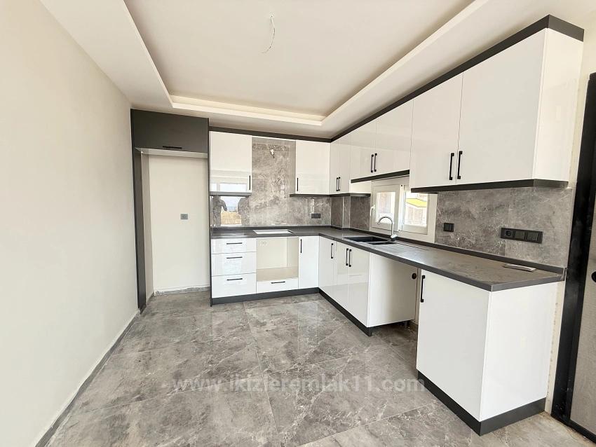 3+1 Villa With Sea View And Detached Garden For Sale In Seferihisar Doğanbey