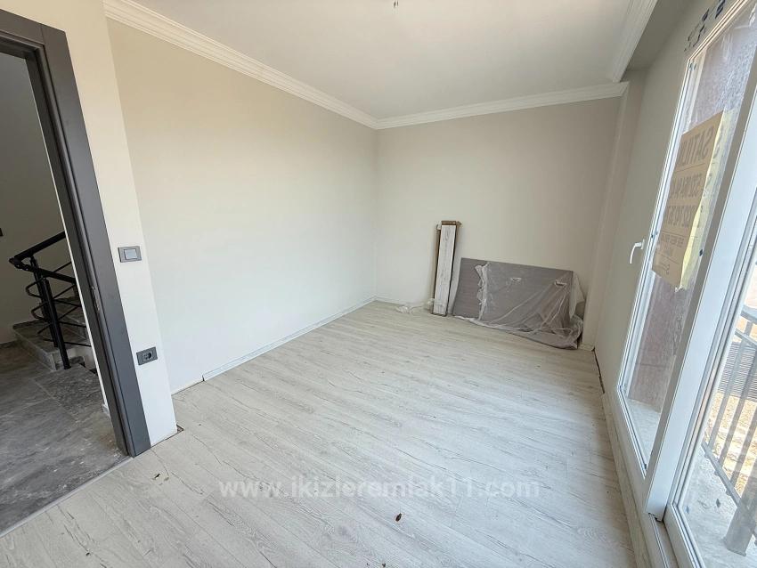 3+1 Villa With Sea View And Detached Garden For Sale In Seferihisar Doğanbey