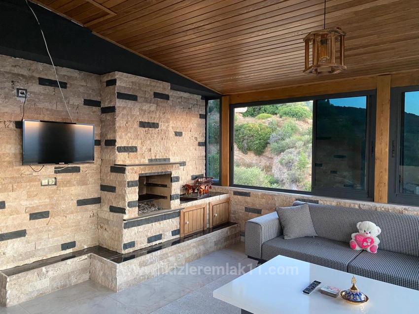 3+1 Detached Villa With Sea View And Pool For Sale In Seferihisar Doğanbey