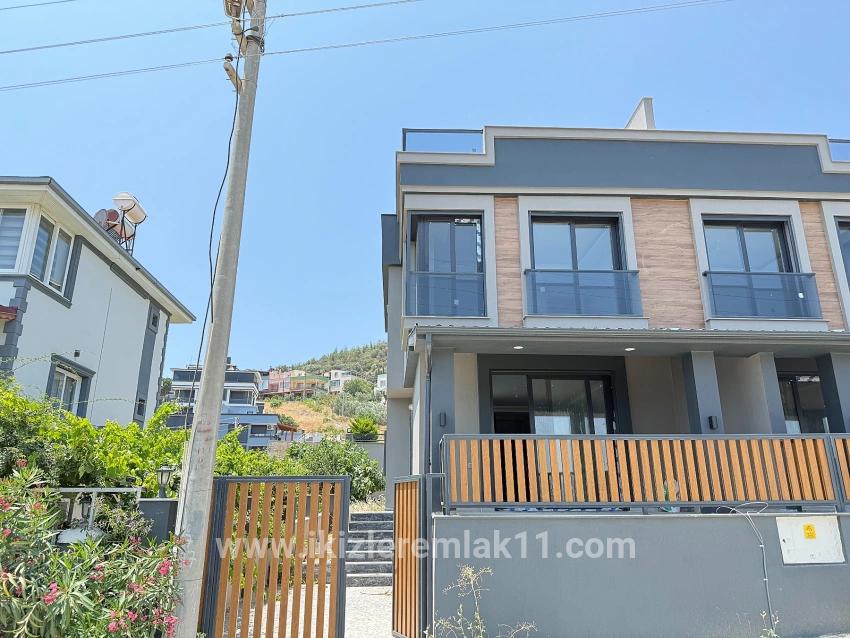 2+1 Bedroom Villa For sale in Atatürk Nbh. Seferihisar Doğanbey - 185 m²