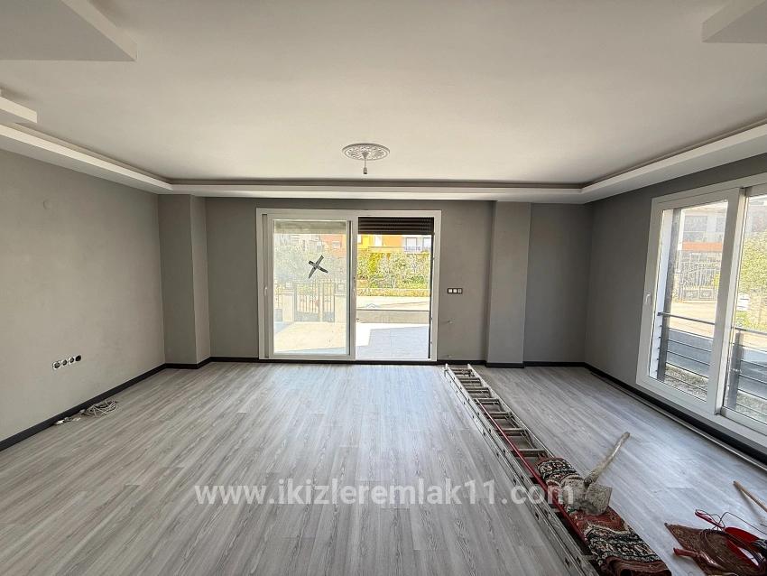 3+1 Bedroom Villa For sale in Cumhuriyet Nbh. Seferihisar Doğanbey - 300 m²