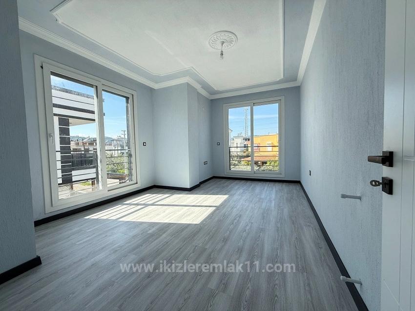 Single Detached 3+1 Duplex Villa On A 300 M2 Plot In Seferihisar Doğanbey