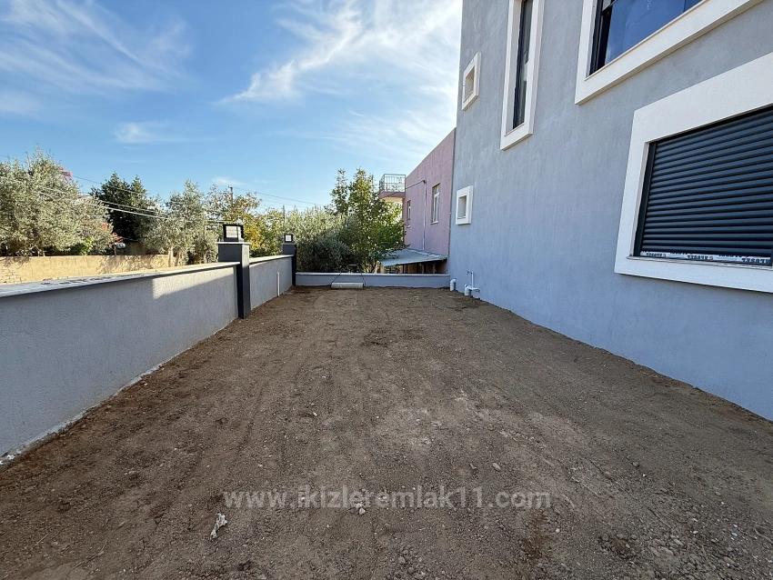 3+1 Corner Villa With Sea View And Separate Kitchen In Ürkmez