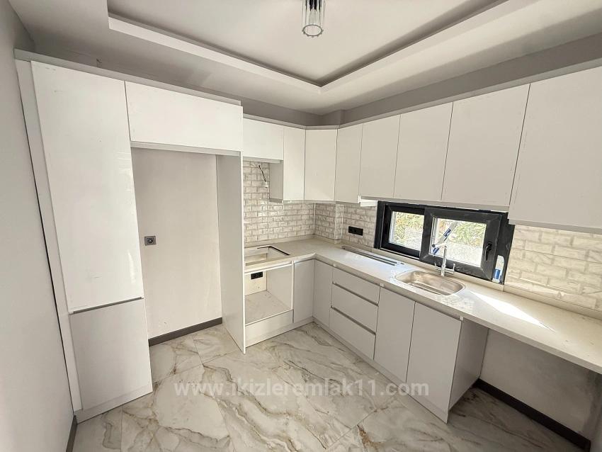 3+1 Corner Villa With Sea View And Separate Kitchen In Ürkmez