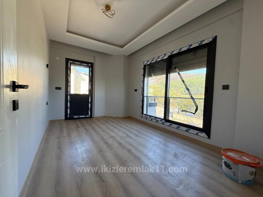 3+1 Corner Villa With Sea View And Separate Kitchen In Ürkmez