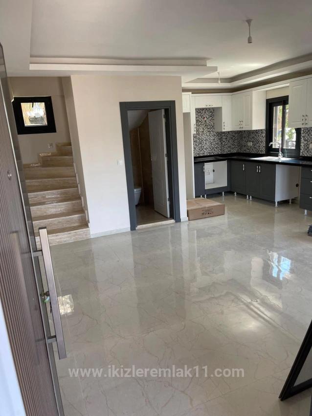 Luxury And Comfortable Duplex Villa For Sale By The Sea In Seferihisar Ürkmez