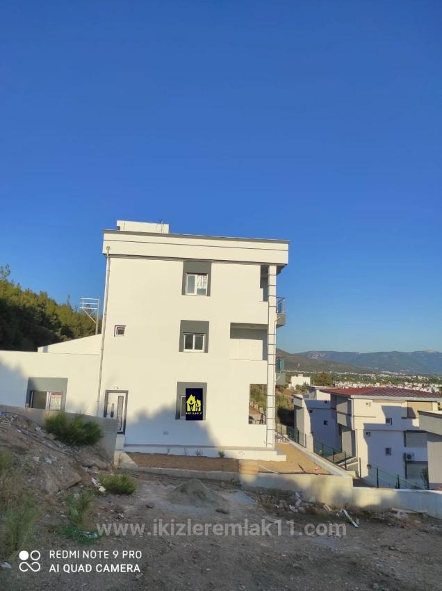 4+2 Bedroom Villa For sale in Cumhuriyet Nbh. Seferihisar Doğanbey - 195 m²