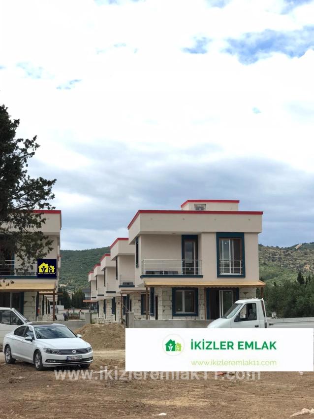 3+1 Bedroom Detached house For sale in Cumhuriyet Nbh. Seferihisar Doğanbey - 180 m²