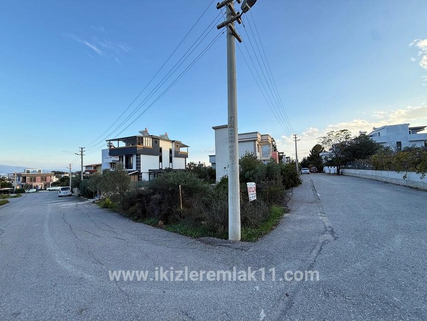 Land For sale in Atatürk Nbh. Seferihisar Doğanbey - Housing Zoned - 285 m²