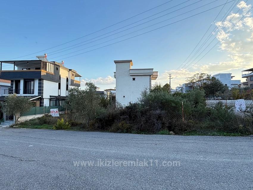 285 Square Meters Of Corner Plot With Zoning Permit For Sale In Seferihisar Doğanbey