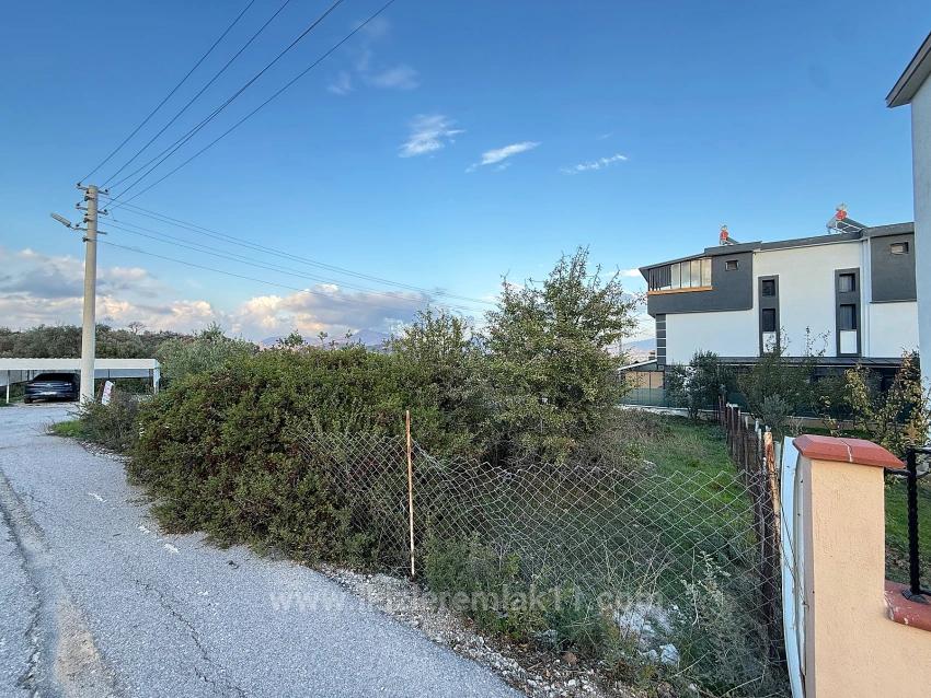 285 Square Meters Of Corner Plot With Zoning Permit For Sale In Seferihisar Doğanbey