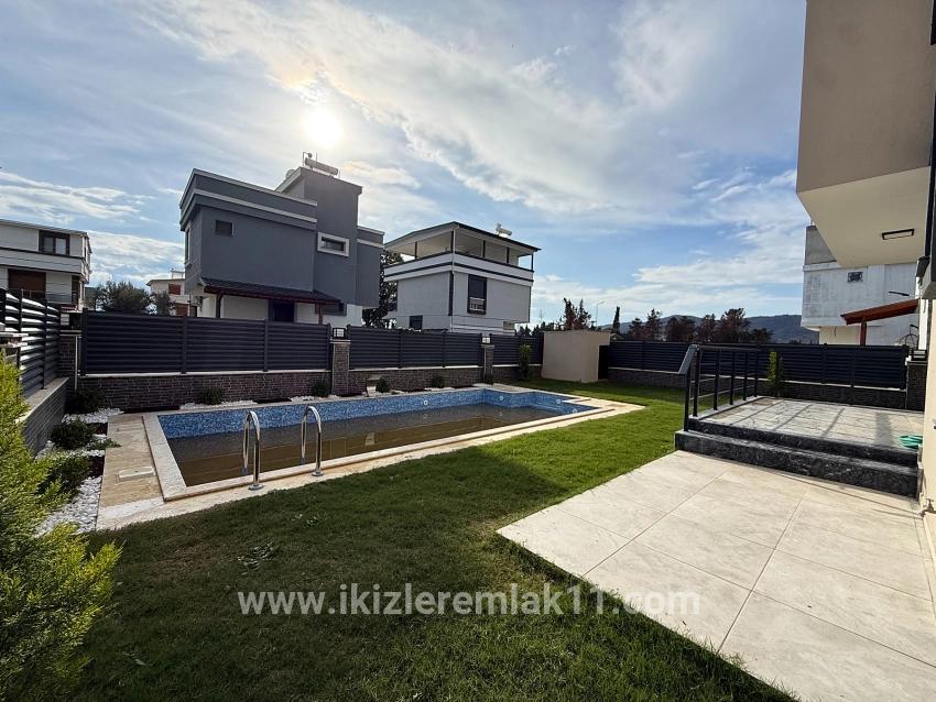 3+1 Bedroom Villa For sale in Cumhuriyet Nbh. Seferihisar Doğanbey - 290 m²