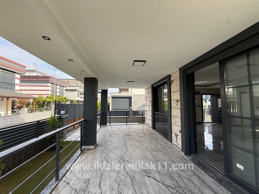3+1 Bedroom Villa For sale in Cumhuriyet Nbh. Seferihisar Doğanbey - 290 m²