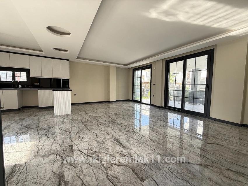 3+1 Bedroom Villa For sale in Cumhuriyet Nbh. Seferihisar Doğanbey - 290 m²