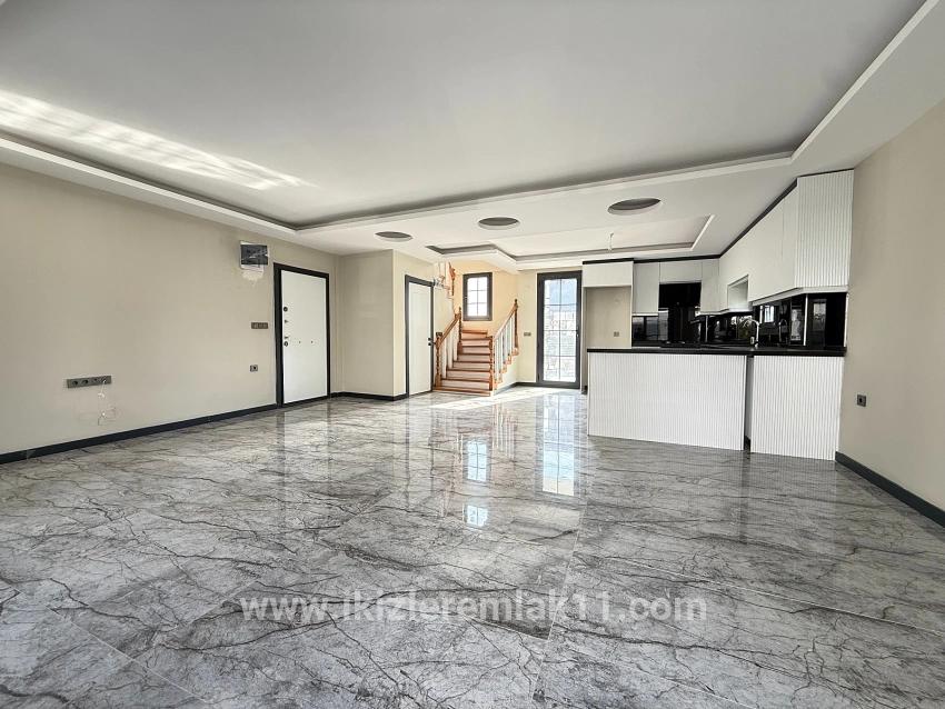 3+1 Bedroom Villa For sale in Cumhuriyet Nbh. Seferihisar Doğanbey - 290 m²