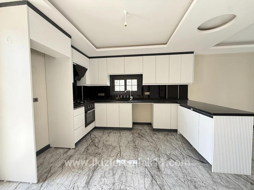 3+1 Bedroom Villa For sale in Cumhuriyet Nbh. Seferihisar Doğanbey - 290 m²