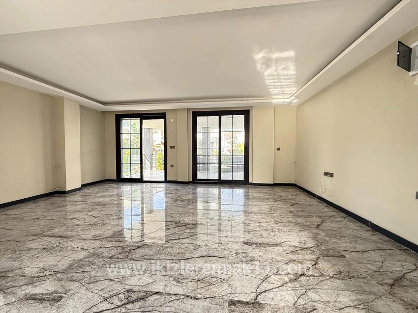 3+1 Bedroom Villa For sale in Cumhuriyet Nbh. Seferihisar Doğanbey - 290 m²