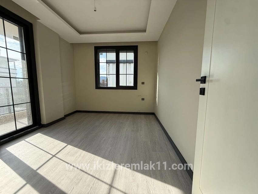 3+1 Bedroom Villa For sale in Cumhuriyet Nbh. Seferihisar Doğanbey - 290 m²