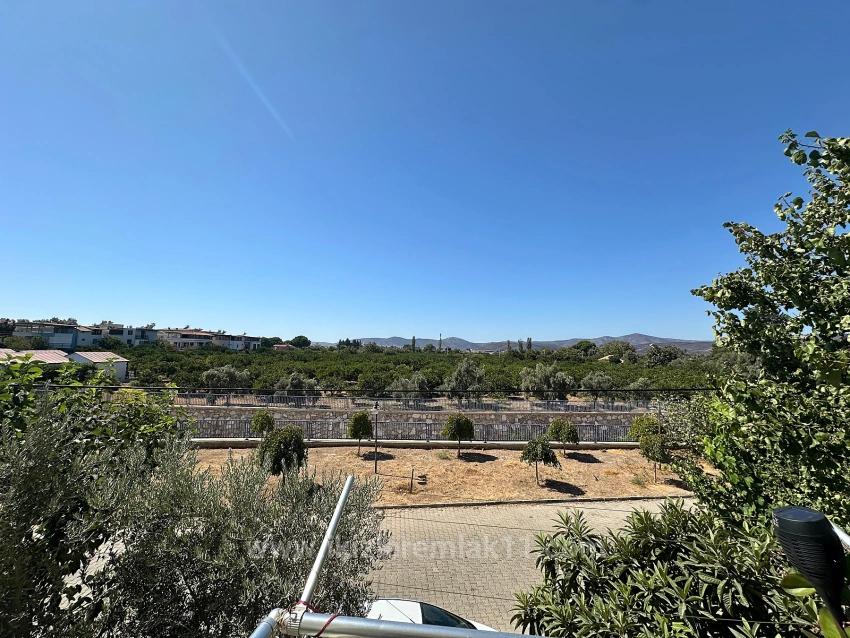 2+1 Apartment For Sale In Seferihisar Ürkmez Center, Close To The Sea