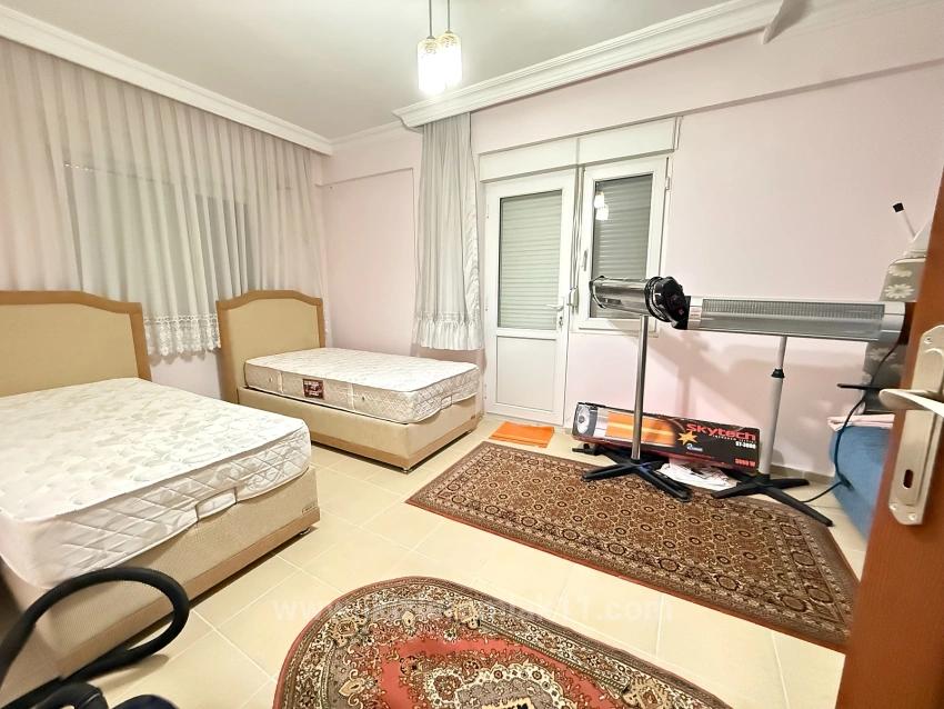 2+1 80M2 Apartment For Sale In Seferihisar Ürkmez Center, No Additional Renovation Needed