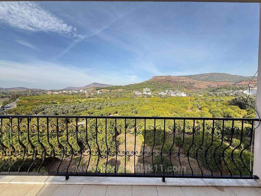 2+1 80M2 Apartment For Sale In Seferihisar Ürkmez Center, No Additional Renovation Needed