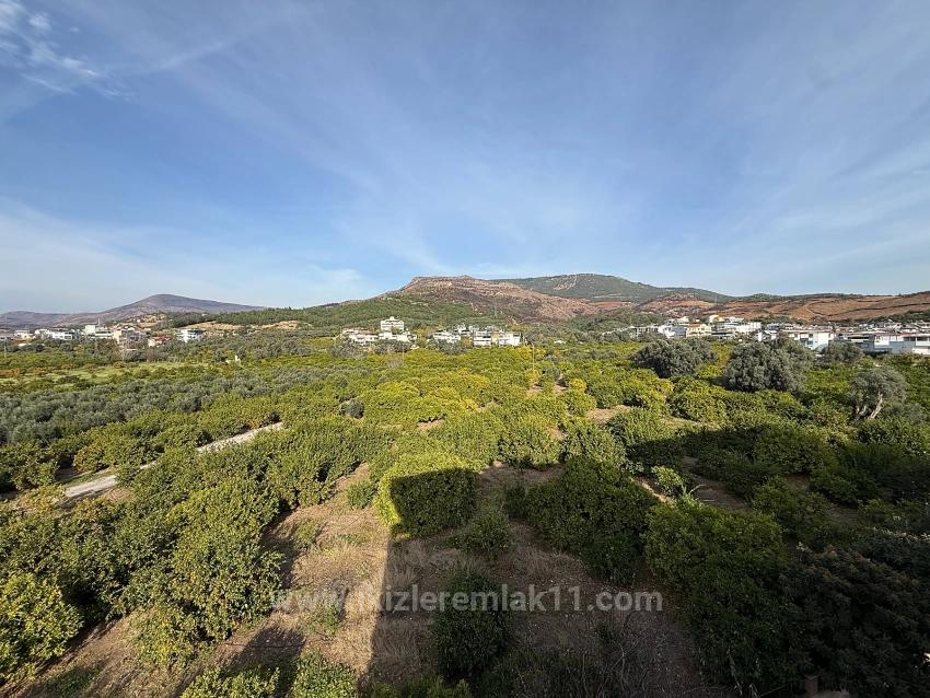 2+1 80M2 Apartment For Sale In Seferihisar Ürkmez Center, No Additional Renovation Needed