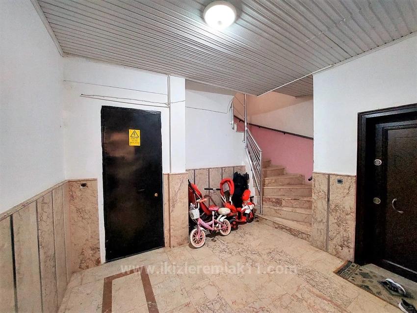 2+1 Apartment For Sale In Seferihisar Ürkmez Center, Separate Kitchen