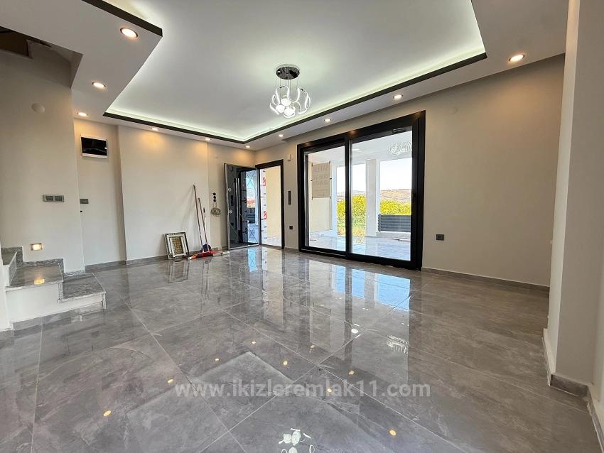 3+1 Bedroom Villa For sale in Cumhuriyet Nbh. Seferihisar Doğanbey - 170 m²