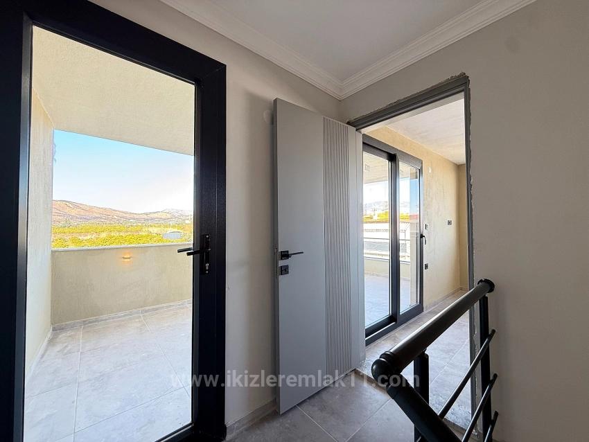 Luxury Brand New 3+1 Villa With Garden For Sale Near The Sea In Doğanbey, Seferihisar.