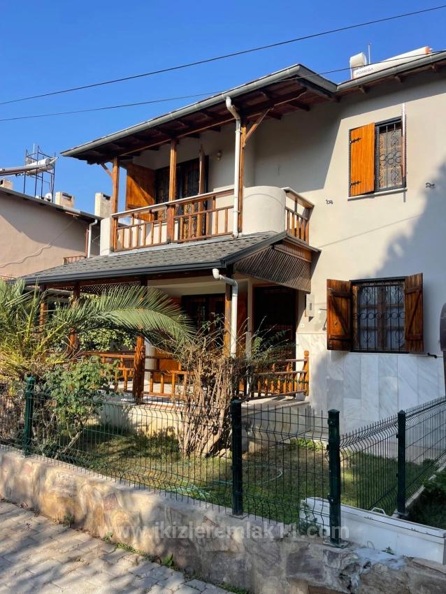 3+1 Duplex Villa With Garden For Sale In Seferihisar Ürkmez, Facing The Sea.