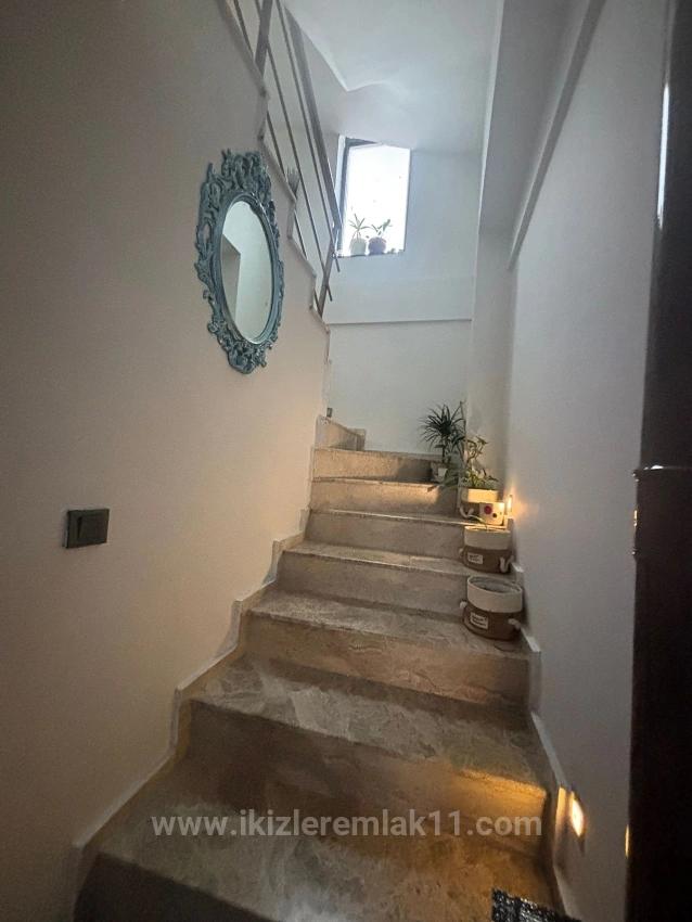 3+1 Duplex Cottage With Garden For Sale In Seferihisar Doğanbey
