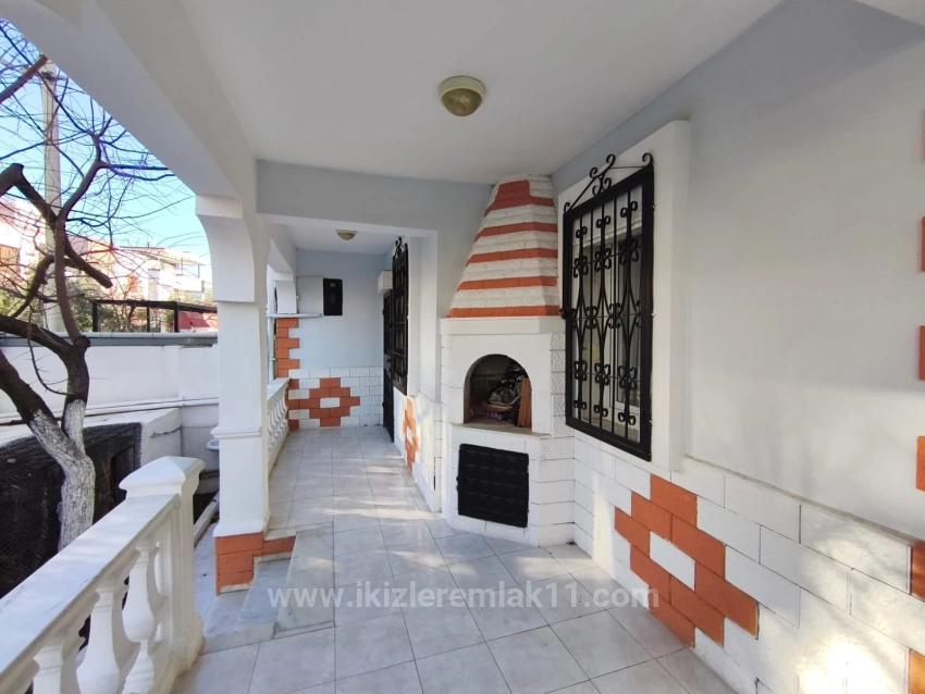6+1 Bedroom Detached house For sale in Cumhuriyet Nbh. Seferihisar Doğanbey - 200 m²