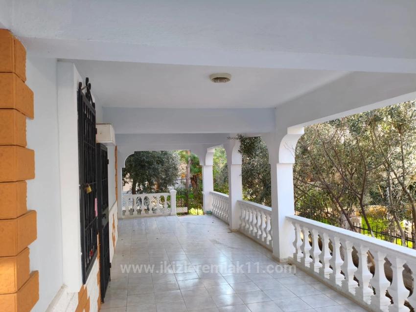 Detached 6+1 Villa With Garden For Sale In Doğanbey, Seferihisar