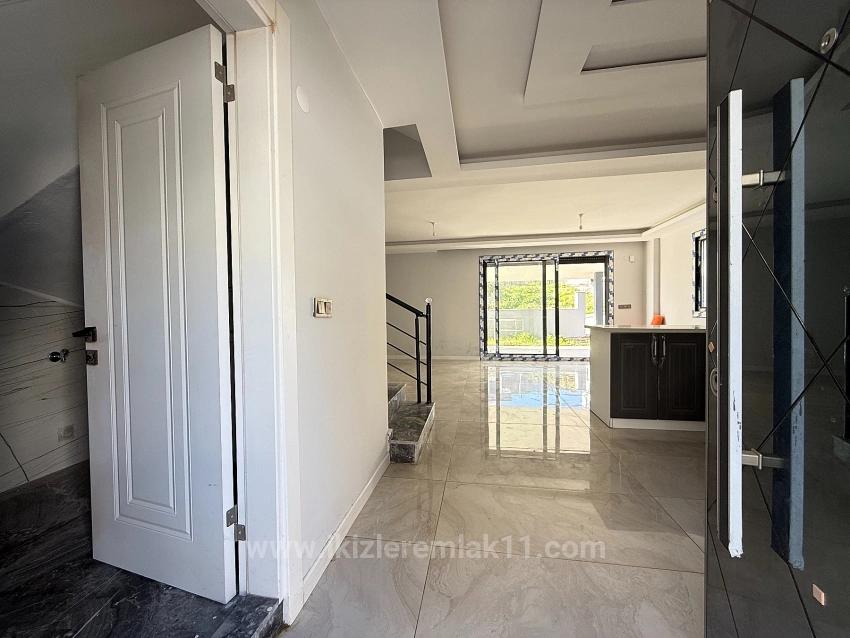 3+1 Bedroom Villa For sale in Atatürk Nbh. Seferihisar Doğanbey - 190 m²