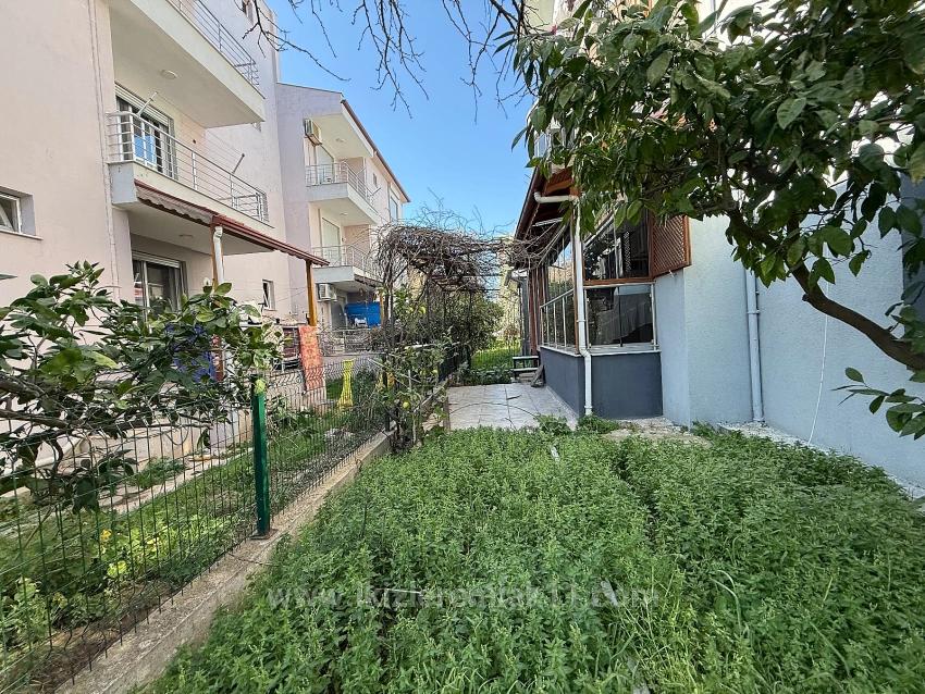 Ground Floor 2+1 Apartment With Garden For Sale In Seferihisar Ürkmez Center.