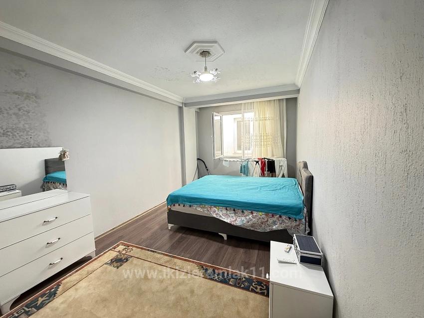 2 + 1 Mezzanine Floor Separate Kitchen 90 Meter² Flat In Seferihisar Ürkmez Center