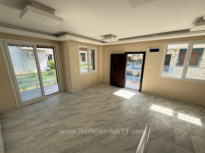 Single Detached 3+1 Villa With Large Garden For Sale In Seferihisar Doğanbey