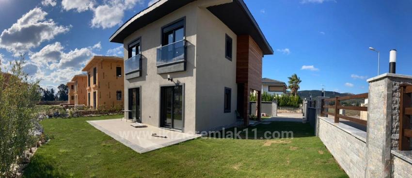 3+1 Duplex Villa With Spacious Garden For Sale In Doğanbey, Seferihisar