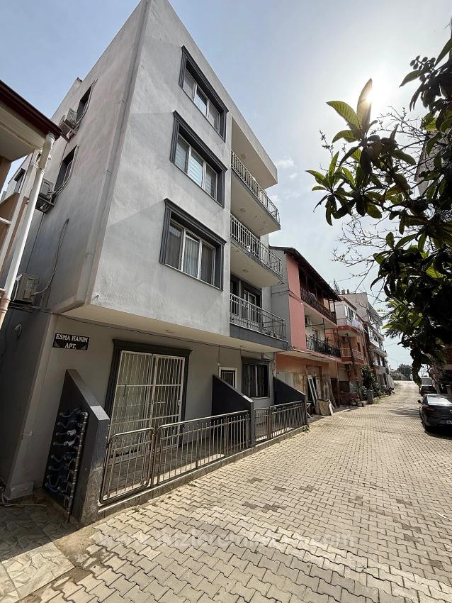 2+1 Apartment For Sale On Mid-Floor In Ürkmez Center, Seferihisar