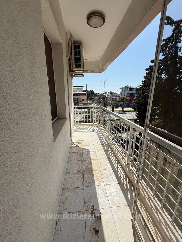 2+1 Mid-Floor Apartment For Sale In Seferihisar Ürkmez
