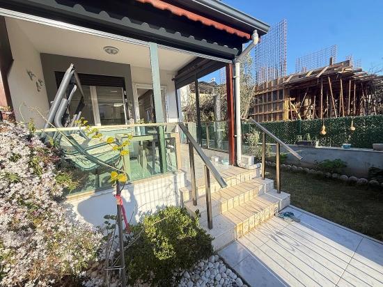 3+1 Villa With Garden For Sale Near The Sea In Doğanbey