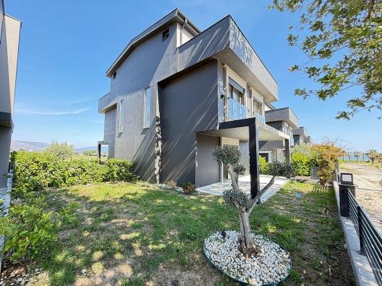 3+1 Ultra Luxury Villa For Sale With Sea View In Doğanbey