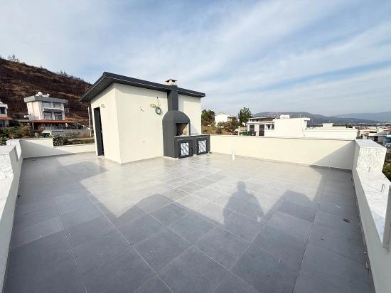 3+1 Detached Villa With Garden For Sale In Seferihisar Doğanbey Center