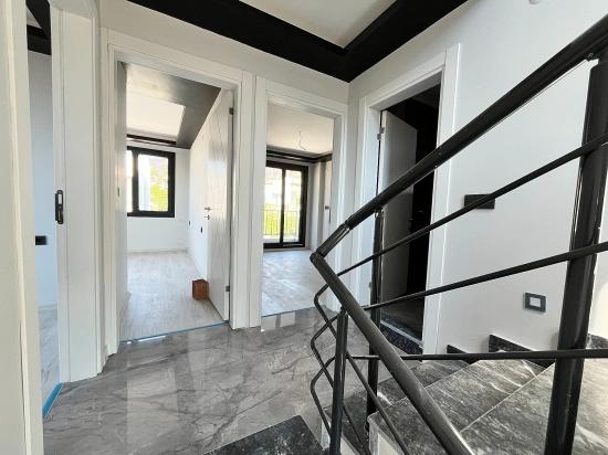 3+1 Detached Villa With A Parent's Bedroom In A 390 M2 Garden For Sale In Seferihisar Doganbey
