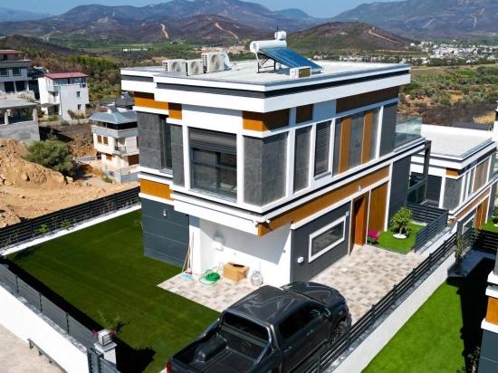 Single Detached House For Sale In Seferihisar Doğanbey With Large Garden And Panoramic Sea View