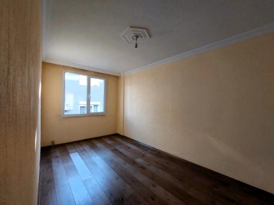 2+1 Middle Floor Flat For Sale In Seferihisar Ürkmez Center