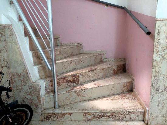 2+1 Middle Floor Flat For Sale In Seferihisar Ürkmez Center