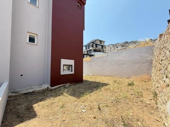 3+1 Villa With Sea View And Detached Garden For Sale In Seferihisar Doğanbey